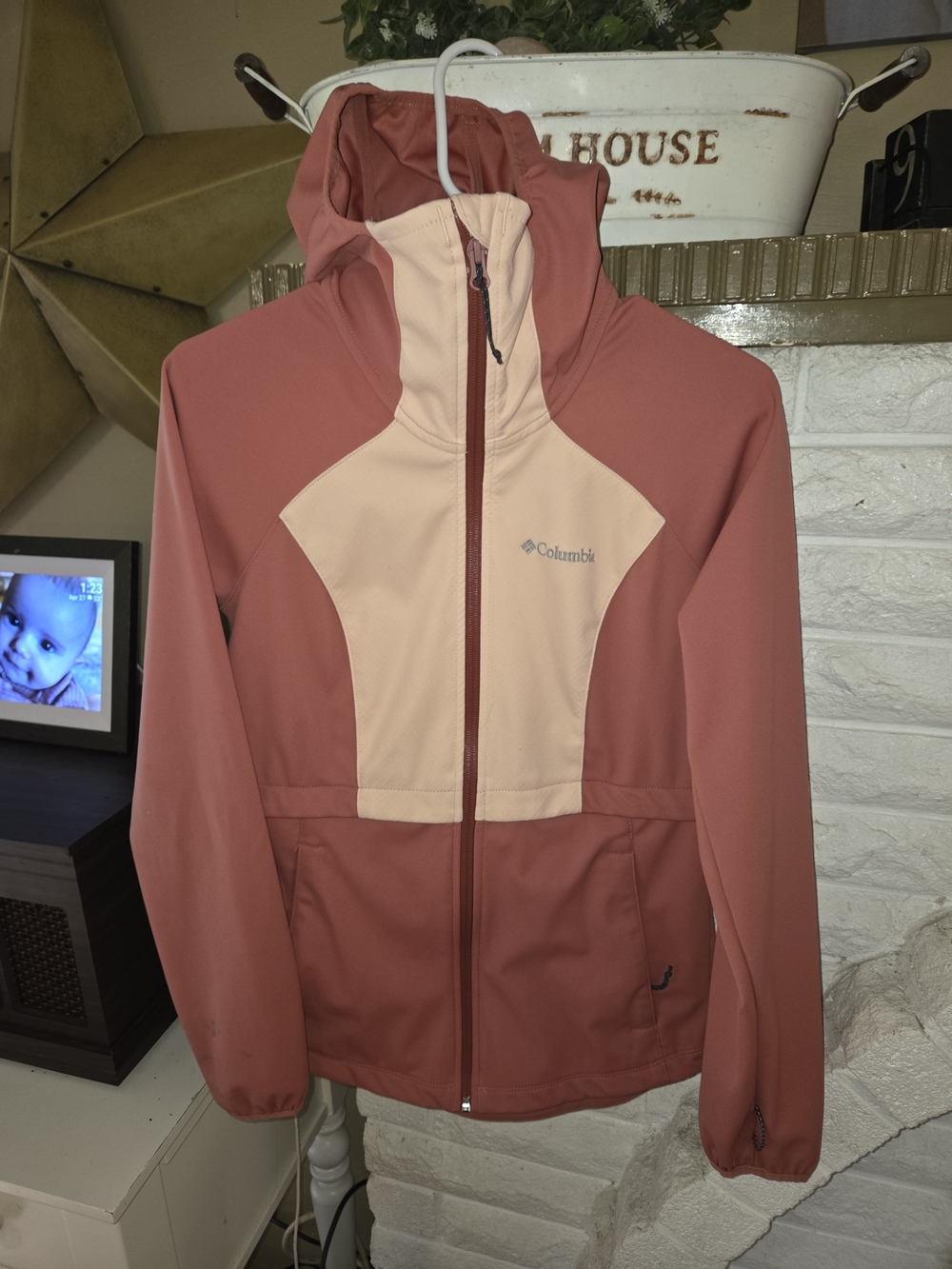 Columbia Women's Two-Tone Softshell Hooded Jacket - Rose/Blush